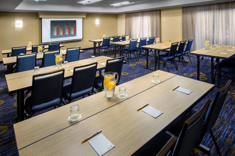 Courtyard By Marriott New Haven Уолингфорд Екстериор снимка